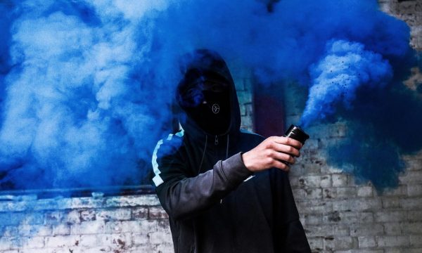 Thomas Roberts/Humo Azul